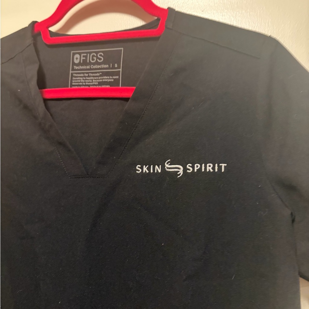 FIGS Black V-Neck Scrub Top Small - Picture 2 of 3